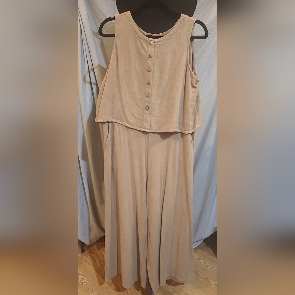 Women’s Sleeveless Wide-Leg Jumpsuit in Beige
